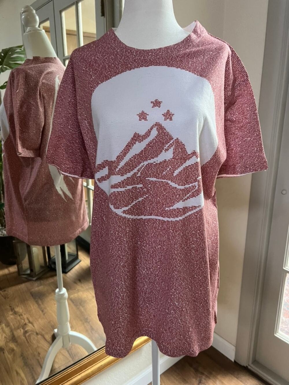 A Court of Mist And Fury Litographs Size Medium Shirt Red Graphic T-Shirt